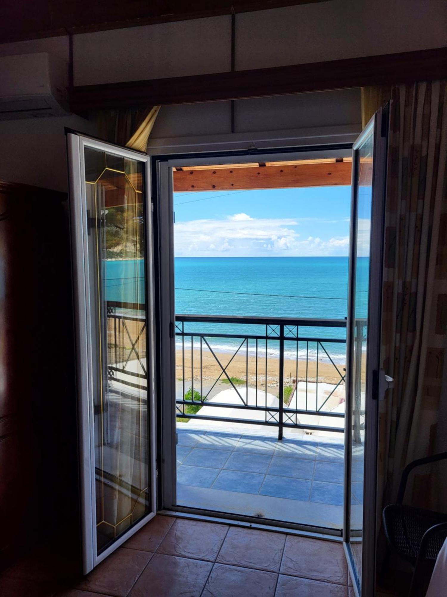 Maria Apartments Agios Georgios Pagon Pokoj fotografie